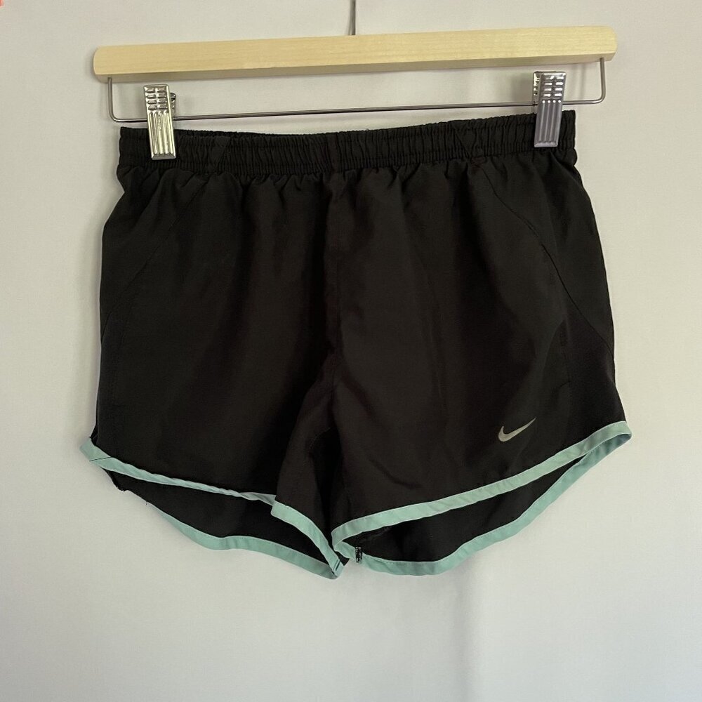 Nike shorts women's size XS black and green athletic pants casual lightweight
